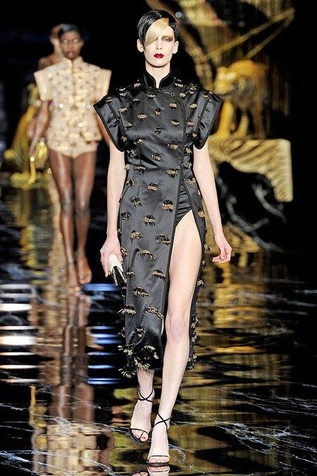 Louis Vuitton Spring 2019 Ready-to-Wear เขย่ารันเวย์ด้วยเดรสเท่ๆ ที่ได้แรงบันดาลใจจากกี่เพ้า